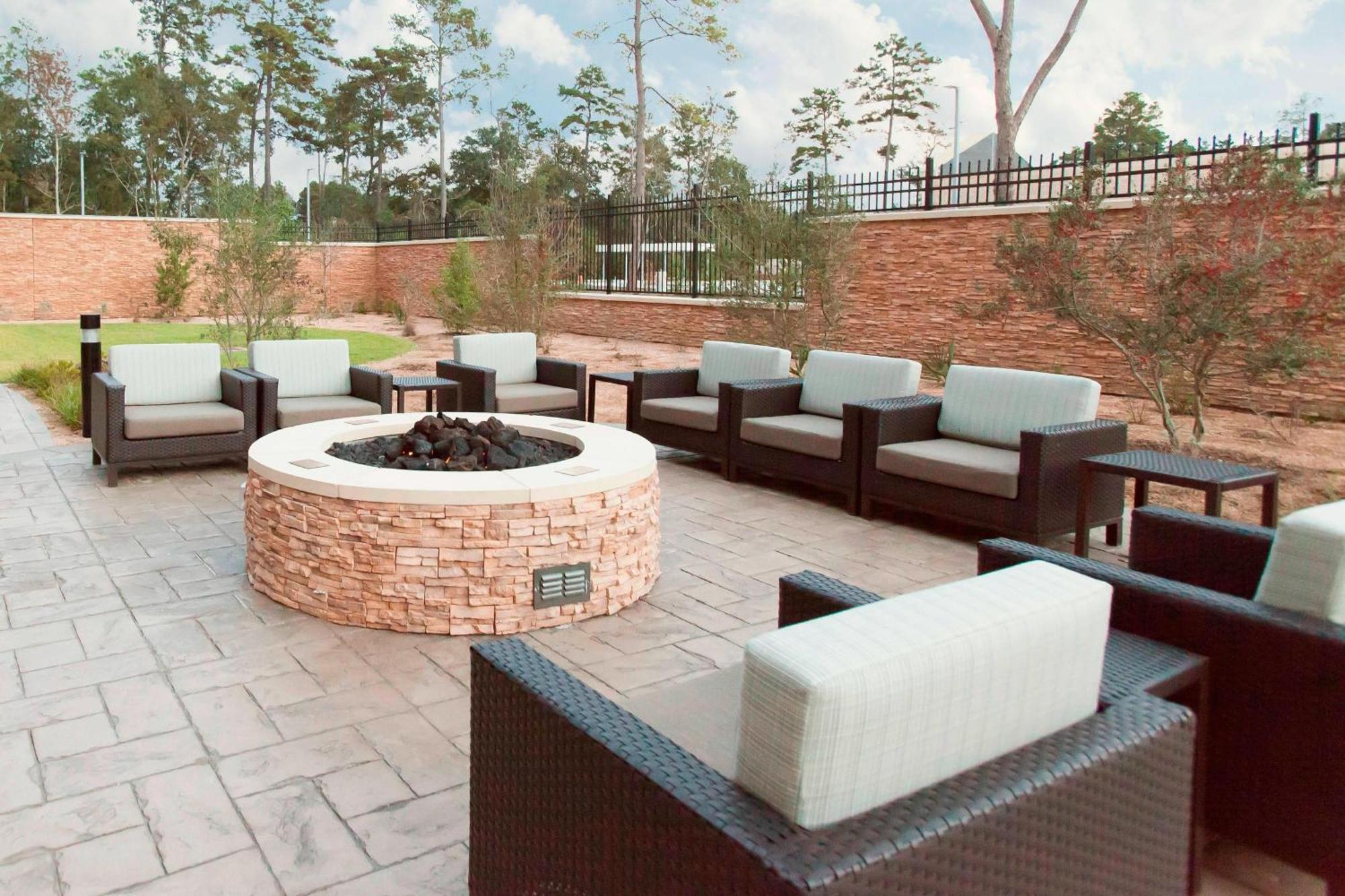 Courtyard By Marriott Houston City Place Spring Exteriör bild