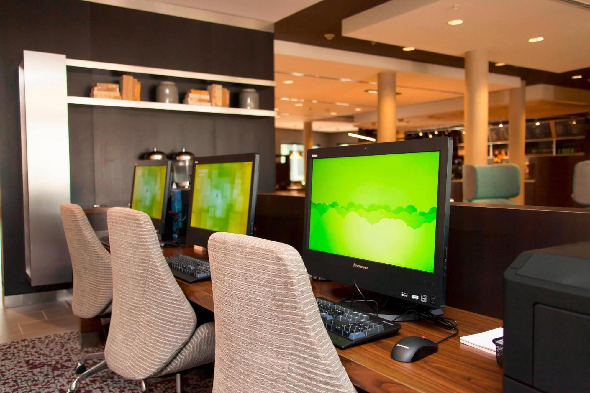 Courtyard By Marriott Houston City Place Spring Exteriör bild