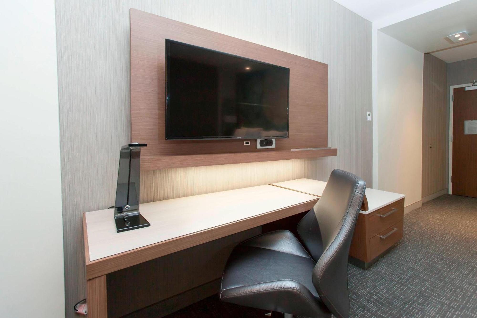 Courtyard By Marriott Houston City Place Spring Exteriör bild