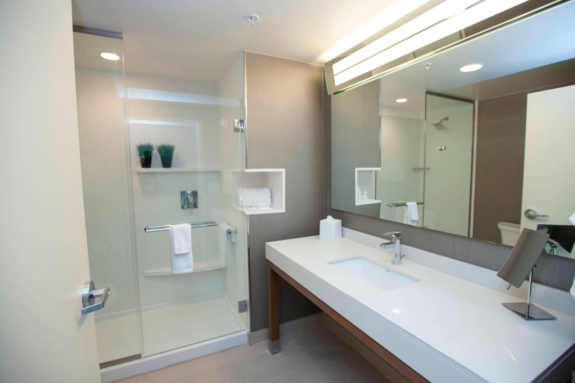 Courtyard By Marriott Houston City Place Spring Exteriör bild