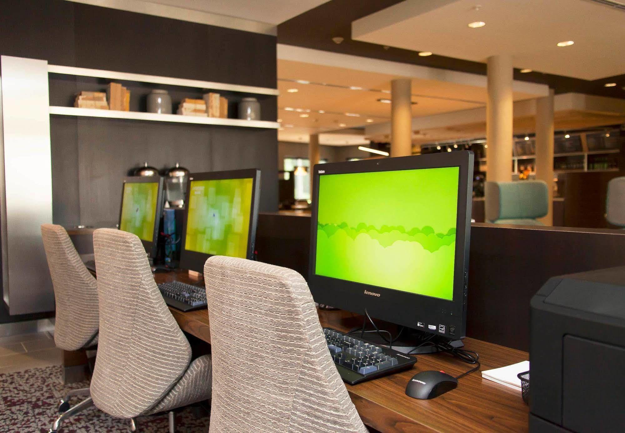 Courtyard By Marriott Houston City Place Spring Exteriör bild